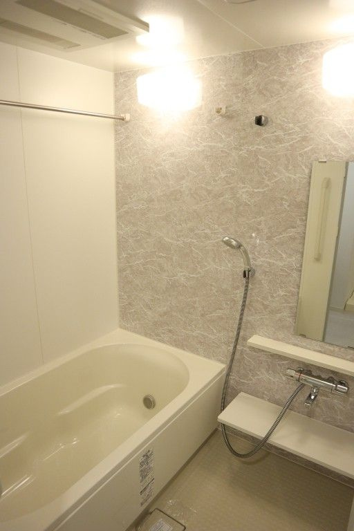 ヴィオラコートの浴室