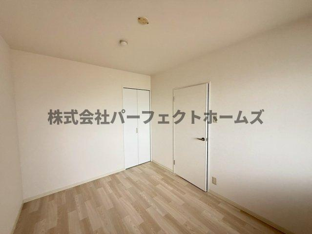 メルベーユ桜丘の洋室|明るい洋室です