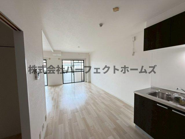 メルベーユ桜丘の居間・リビング|使いやすい居間です