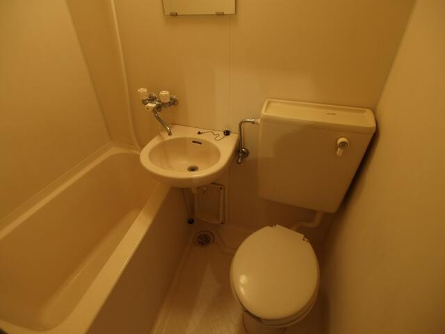 グランデ東中野の浴室