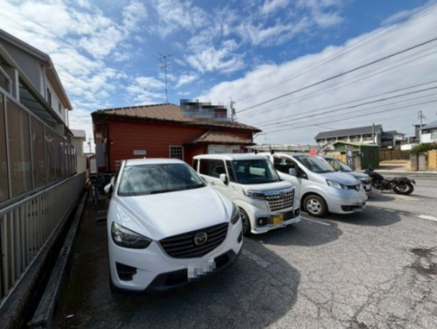 西尾市亀沢町　貸店舗の駐車場