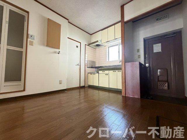 美和ハイツの居間・リビング