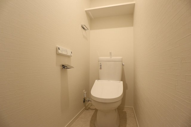 ラ・シック　サヴォイ　6階のトイレ|別号室のものになります。現状優先。