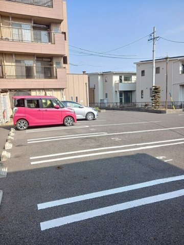 ブライトンハイツの駐車場