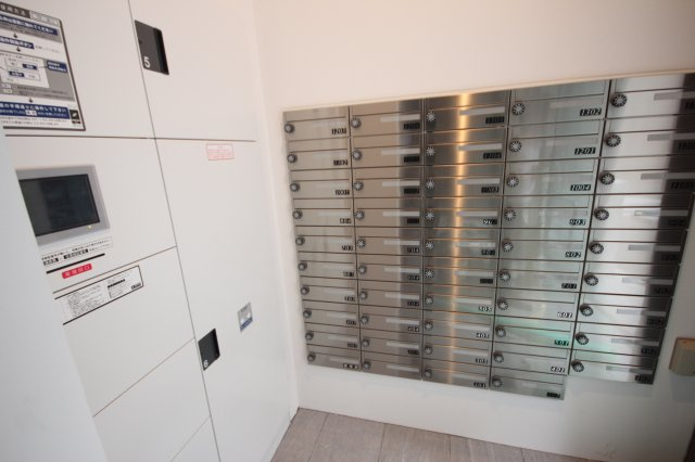 郵便ボックスと宅配ボックスあります！