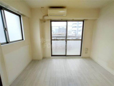 【寝室】 | ビオス西九条 | 落ち着いた色調の寝室です