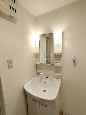 【洗面所】 | ビオス西九条 | 明るい洗面所です