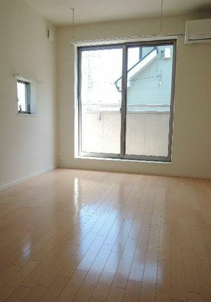 GLメゾン横浜の居間・リビング|陽当たり良好♪