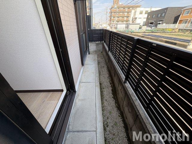 ボンリビエール吉田B棟の庭