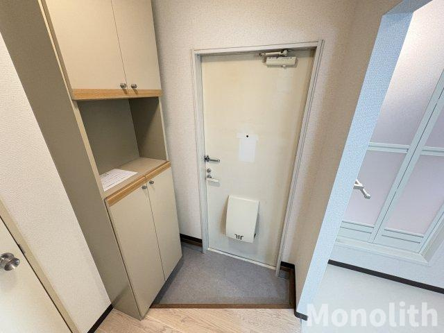 ボンリビエール吉田B棟の玄関