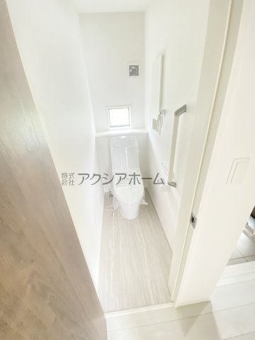 所沢市北秋津・全2棟　新築一戸建　1号棟　～区画整理地内～のトイレ