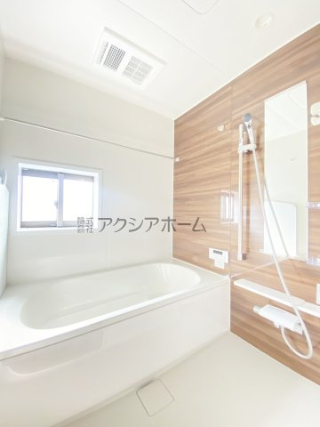 所沢市北秋津・全2棟　新築一戸建　1号棟　～区画整理地内～の浴室|1坪サイズ・浴室乾燥機付ユニットバスで一日の疲れを癒しましょう♪