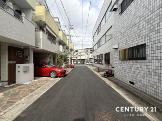 【前面道路含む現地写真】