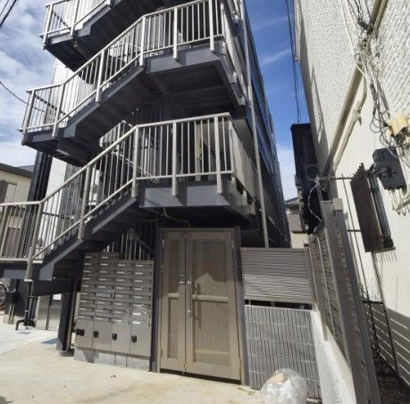 B2nd蕨のエントランス