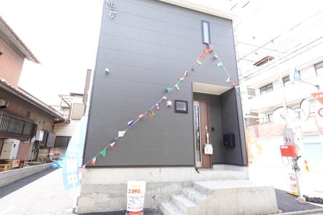川越市神明町　3LDK+カースペース付き　新築戸建ての外観