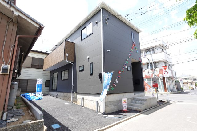 川越市神明町　3LDK+カースペース付き　新築戸建ての外観