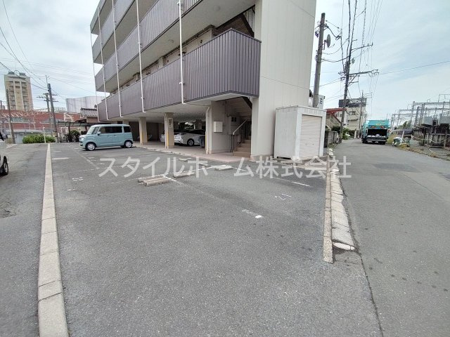 梅田ビルの駐車場|駐車場です