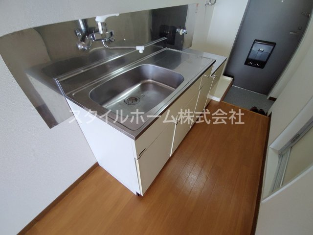 梅田ビルのキッチン|別部屋写真です。