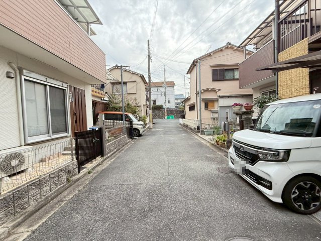 星丘2丁目テラスハウスの前面道路含む現地写真|前面道路含む現地写真です