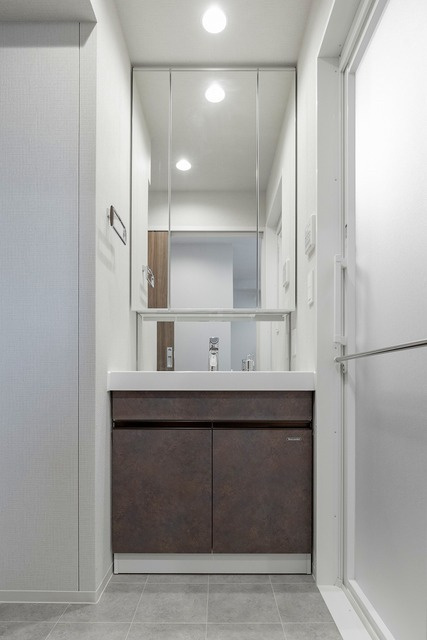 コートレジデンス南大塚の洗面所