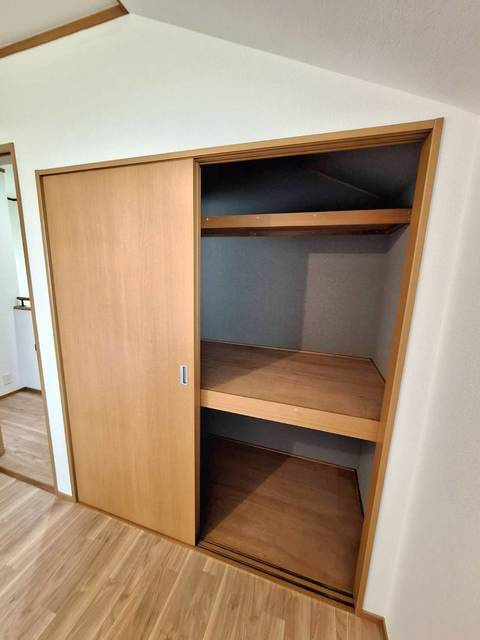 ハイネス等々力の設備|防犯シャッター、エアコン