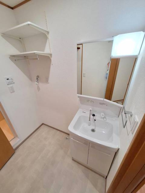 ハイネス等々力の居間・リビング|2階北側洋室