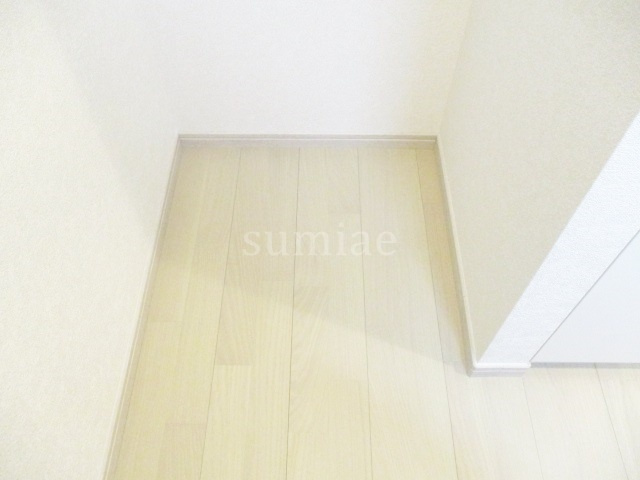 ガリシア東十条Ｓｏｕｔｈのキッチン|キッチン横に冷蔵庫置き場があります☆