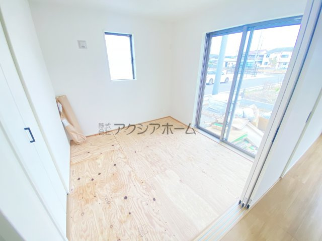 所沢市北秋津・全2棟　新築一戸建　2号棟　～区画整理地内～の和室|1階　和洋室　4.5帖（この後畳が敷かれます）