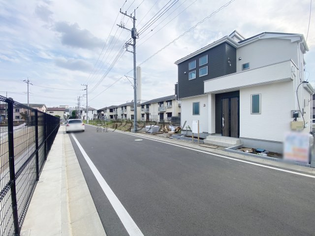 所沢市北秋津・全2棟　新築一戸建　2号棟　～区画整理地内～の前面道路含む現地写真