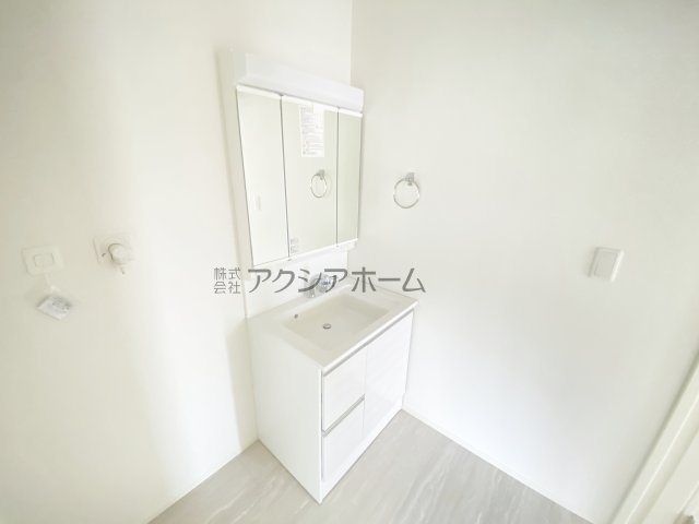 所沢市北秋津・全2棟　新築一戸建　2号棟　～区画整理地内～の独立洗面台