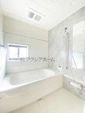 所沢市北秋津・全2棟　新築一戸建　2号棟　～区画整理地内～の浴室|1坪サイズ・浴室乾燥機付ユニットバスで一日の疲れを癒しましょう♪