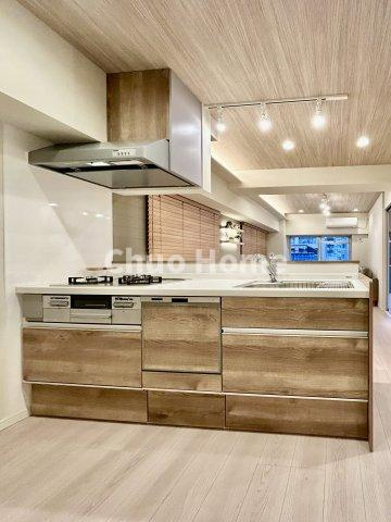 ライオンズマンション両国第3のキッチン|ワイドで収納豊富なシステムキッチン