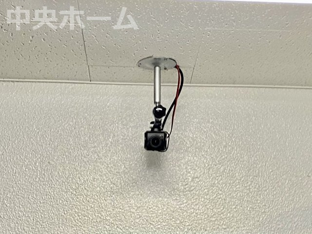 ライオンズマンション両国第3の防犯設備|【防犯カメラ】何かあった時の大事な証拠になることももちろんなりますが、防犯というくらいですので大事なのは防犯カメラがあることによって抑止力につながることですよね。