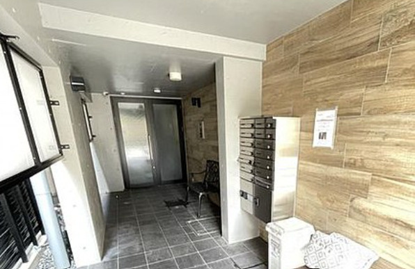 HW.HILLS（町屋）のエントランス