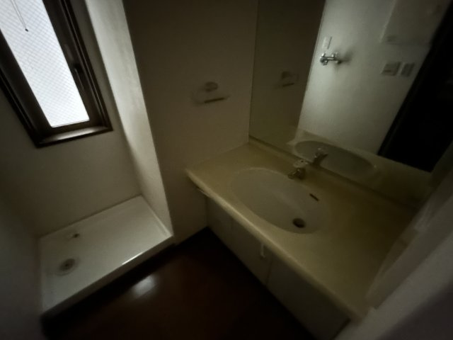 レジデンス東大前の独立洗面台
