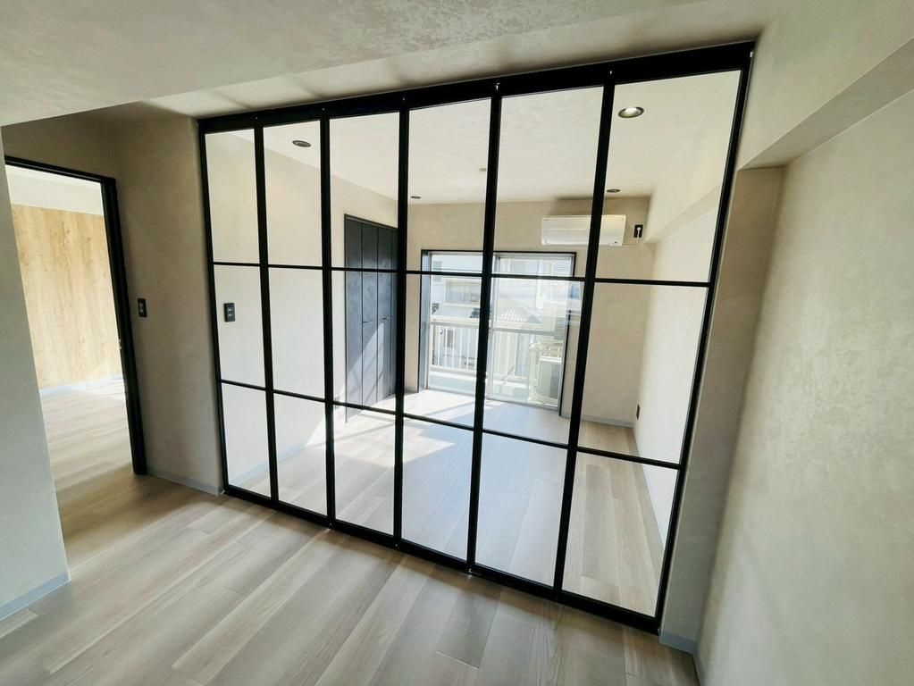 西東京市谷戸町３丁目の中古マンションの洋室