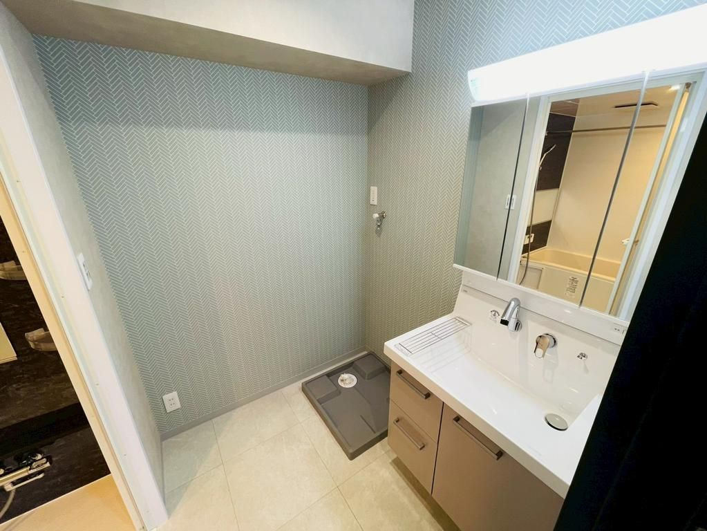 西東京市谷戸町３丁目の中古マンションの独立洗面台