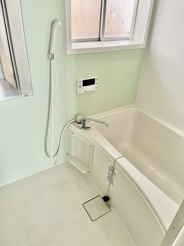 養父丘2丁目　中古一戸建ての浴室|ユニットバス
■物件内覧・資金計画相談・住宅ローン相談、リフォーム相談、お問合せ受付中■
※当日・翌日のご内覧、ご相談はお電話でのお問合せがスムーズです！