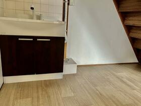 養父丘2丁目　中古一戸建ての内装|階段下　洗面台
■物件内覧・資金計画相談・住宅ローン相談、リフォーム相談、お問合せ受付中■
※当日・翌日のご内覧、ご相談はお電話でのお問合せがスムーズです！