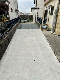 養父丘2丁目　中古一戸建ての駐車場|■物件内覧・資金計画相談・住宅ローン相談、リフォーム相談、お問合せ受付中■
※当日・翌日のご内覧、ご相談はお電話でのお問合せがスムーズです！