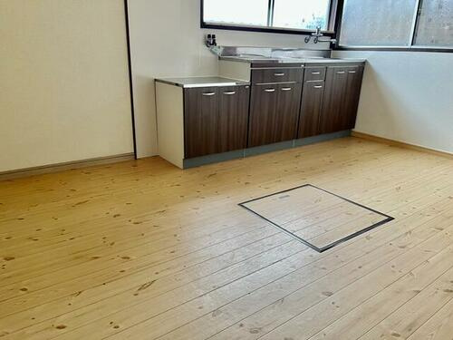 養父丘2丁目　中古一戸建てのキッチン|DK7.5帖
■物件内覧・資金計画相談・住宅ローン相談、リフォーム相談、お問合せ受付中■
※当日・翌日のご内覧、ご相談はお電話でのお問合せがスムーズです！