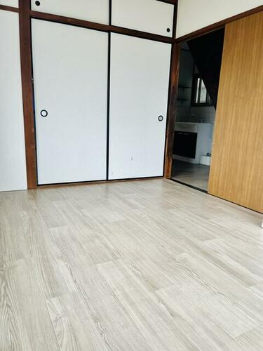 養父丘2丁目　中古一戸建ての洋室|洋室6.0帖
■物件内覧・資金計画相談・住宅ローン相談、リフォーム相談、お問合せ受付中■
※当日・翌日のご内覧、ご相談はお電話でのお問合せがスムーズです！