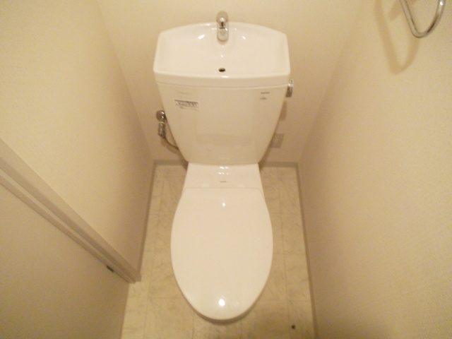 プリムベール北赤羽のトイレ|トイレは独立でスペースもあります♪