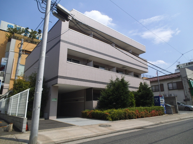 プリムベール北赤羽の外観|目の前がスーパーなので便利です！