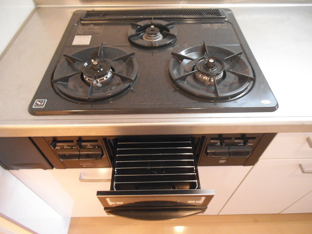 プリムベール北赤羽のキッチン|グリル付きで料理の幅が広がります！