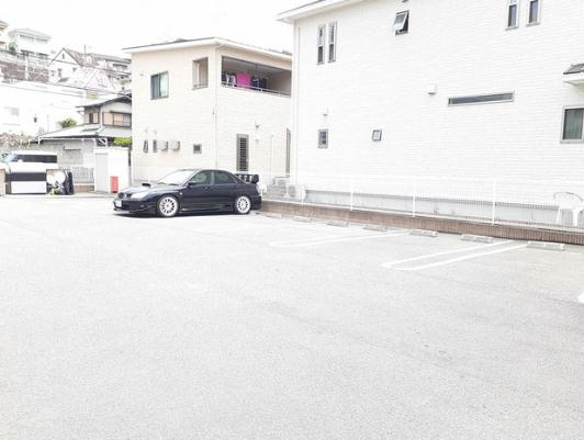 プリムローズの駐車場