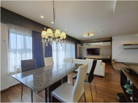 高知市北本町2丁目クレアホームズ高知駅前　中古マンションの居間・リビング|南向きの陽光に包まれる、24帖の大空間