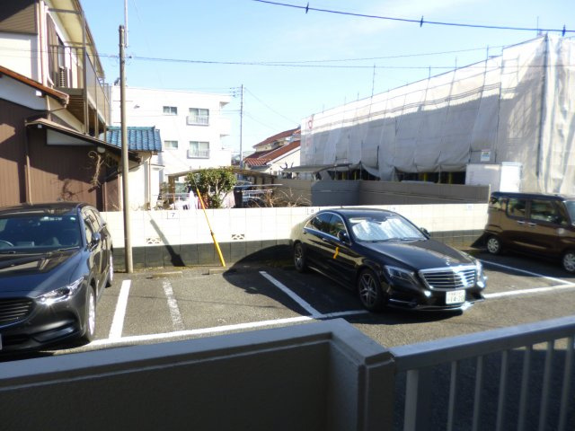 コーポカナイの駐車場