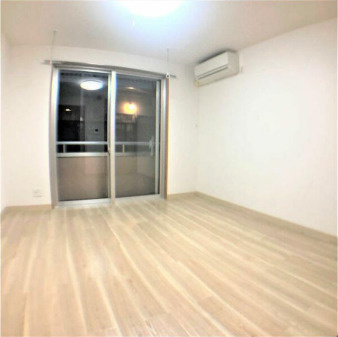 ルミエール久里浜の居間・リビング|広々とした洋室♪