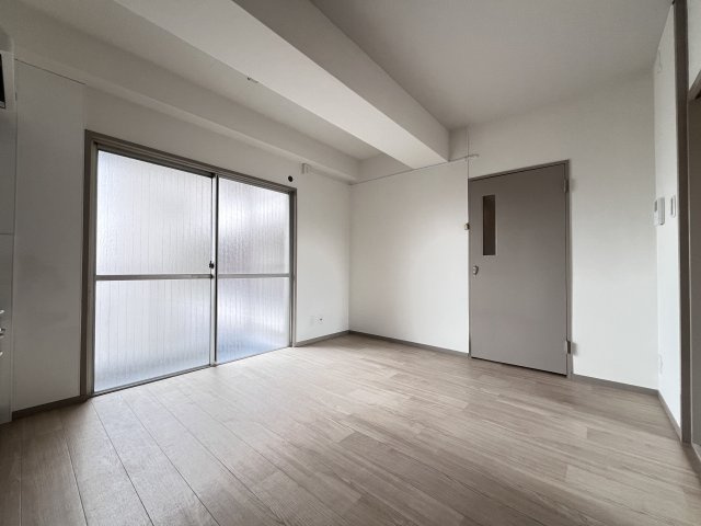 長居椿マンションの洋室